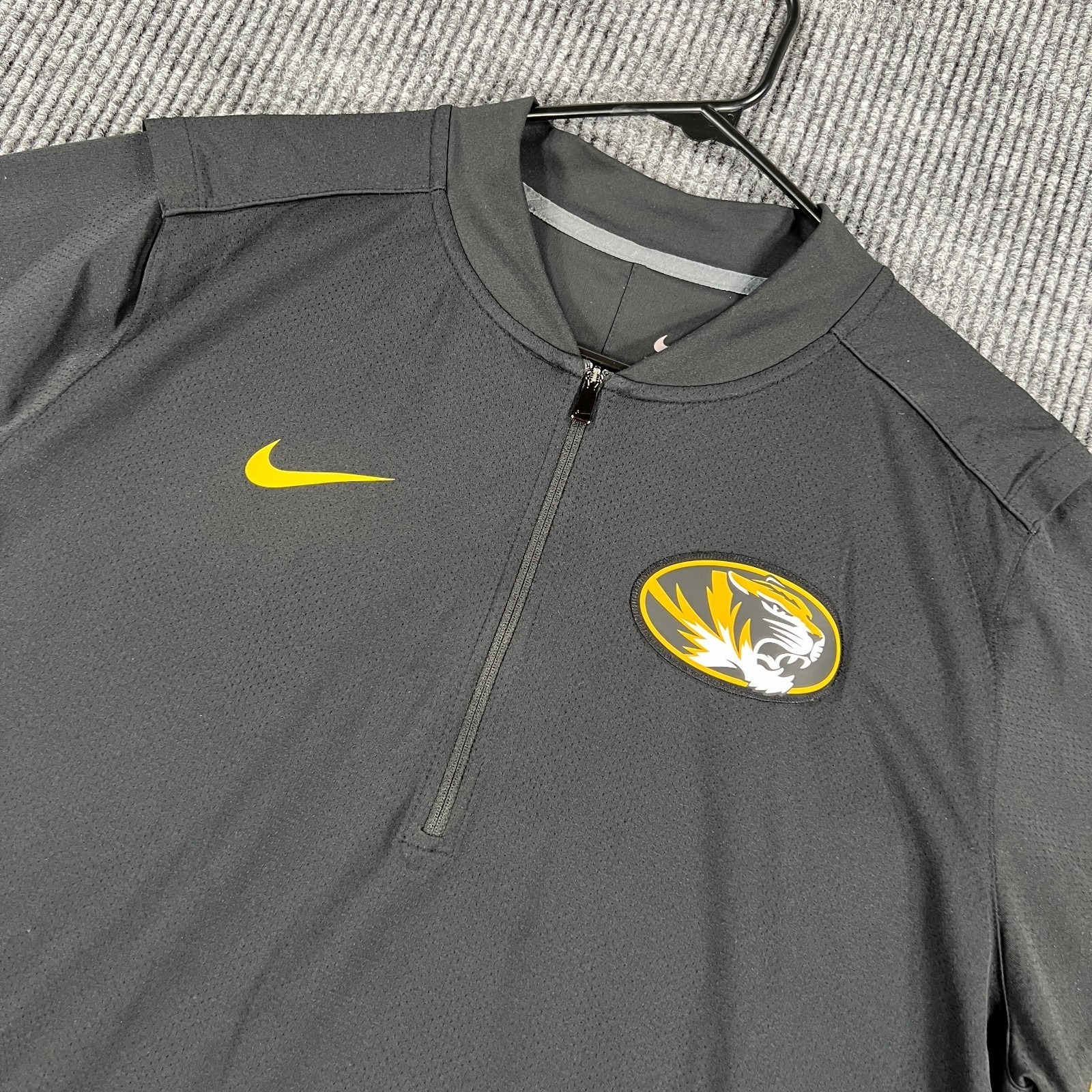Missouri Tigers Mizzou Shirt Mens Large Black Short Sleeve 1/4 Zip Nike Sec Ncaa